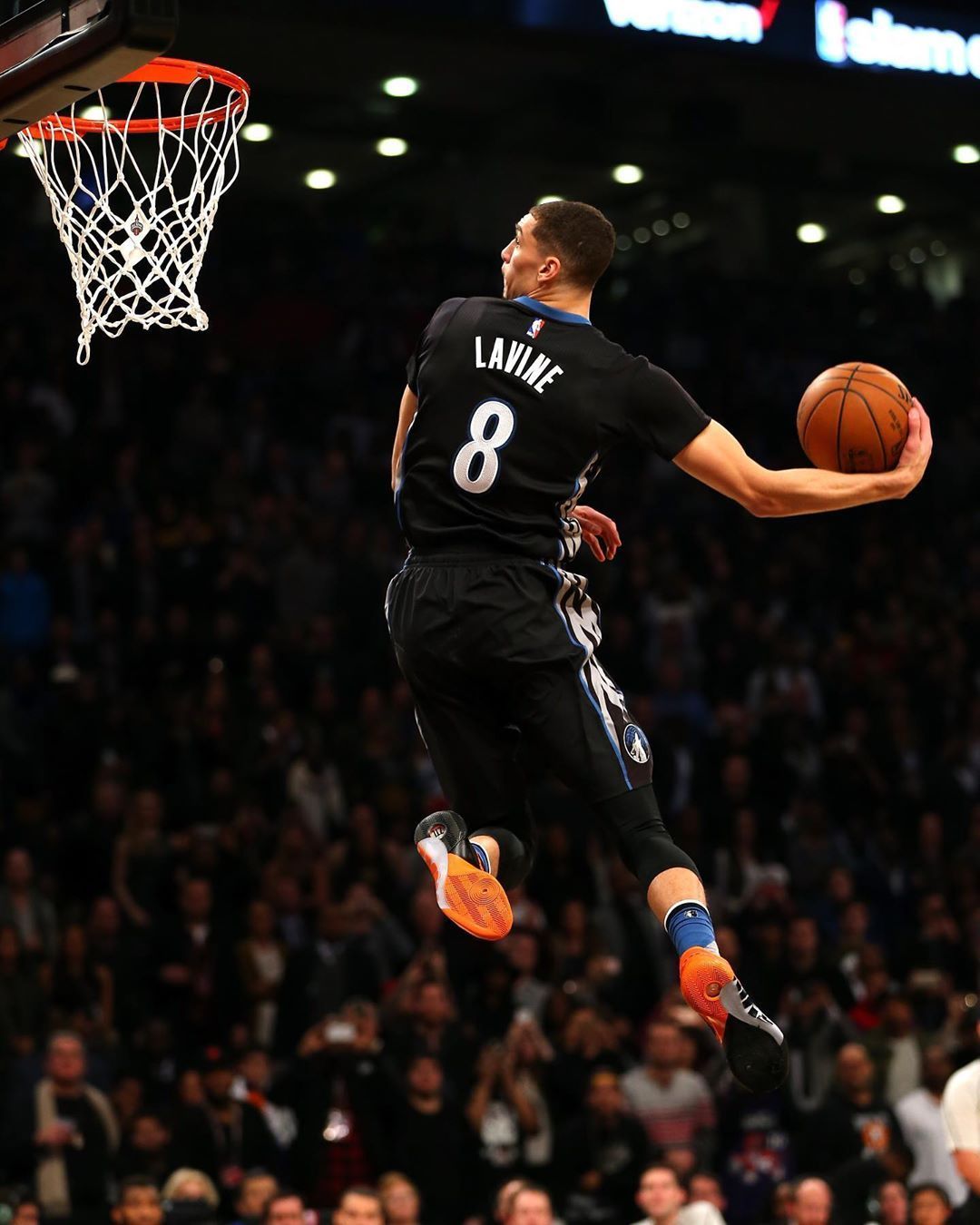 PG电子线上登入-上海队逆转魔术，拉文点燃赛场