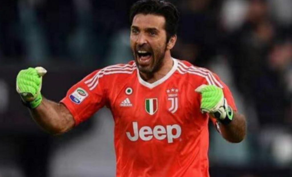 阿贾克斯斩获胜利，成为黑马