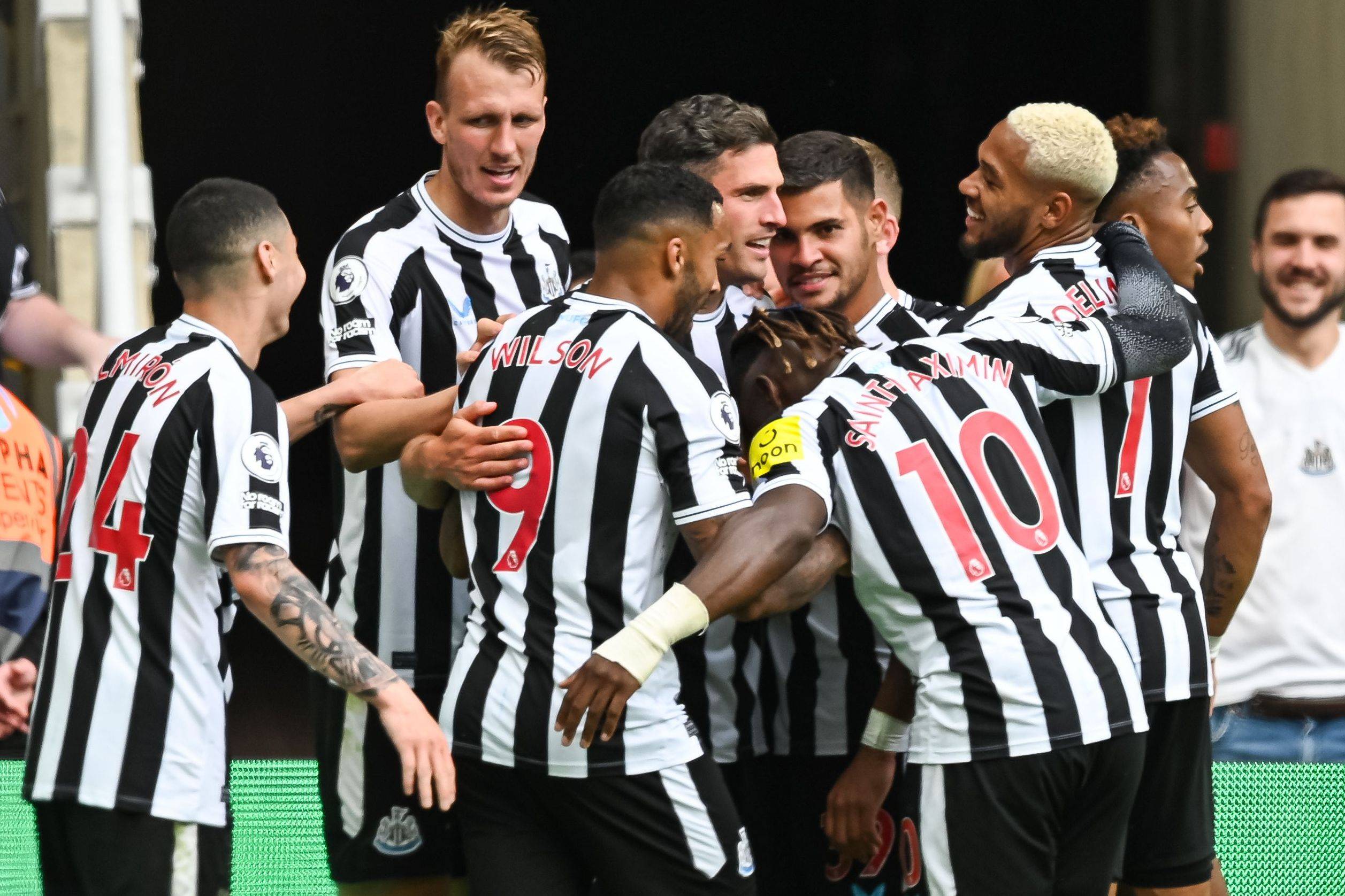 纽卡斯尔联球员发挥出色，帮助球队继续胜出