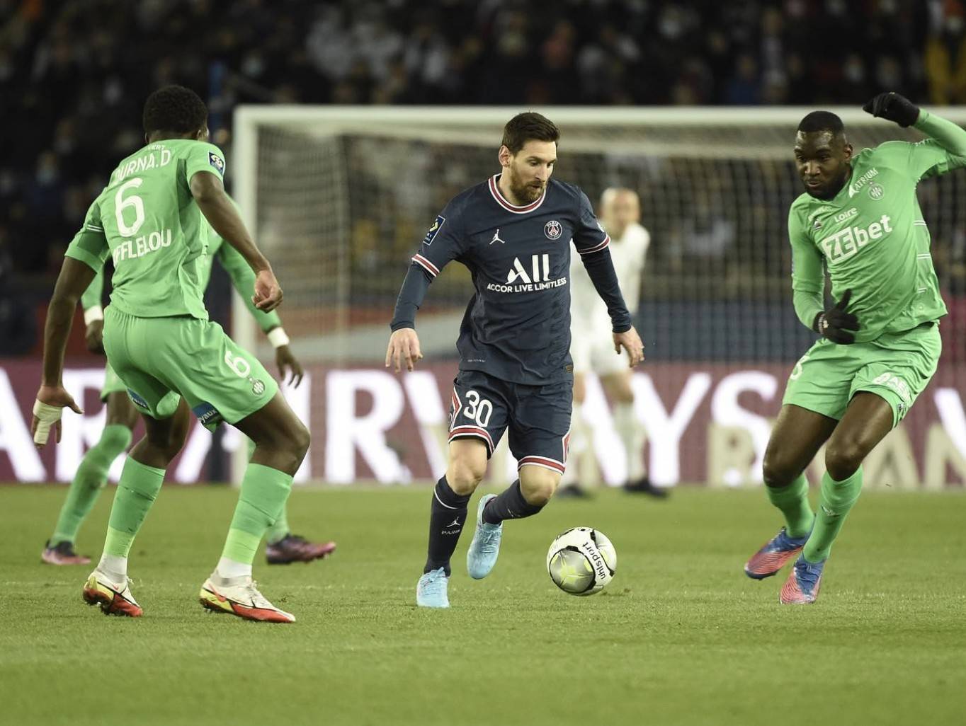 圣埃蒂安不敌摩纳哥，客场连败的简单介绍