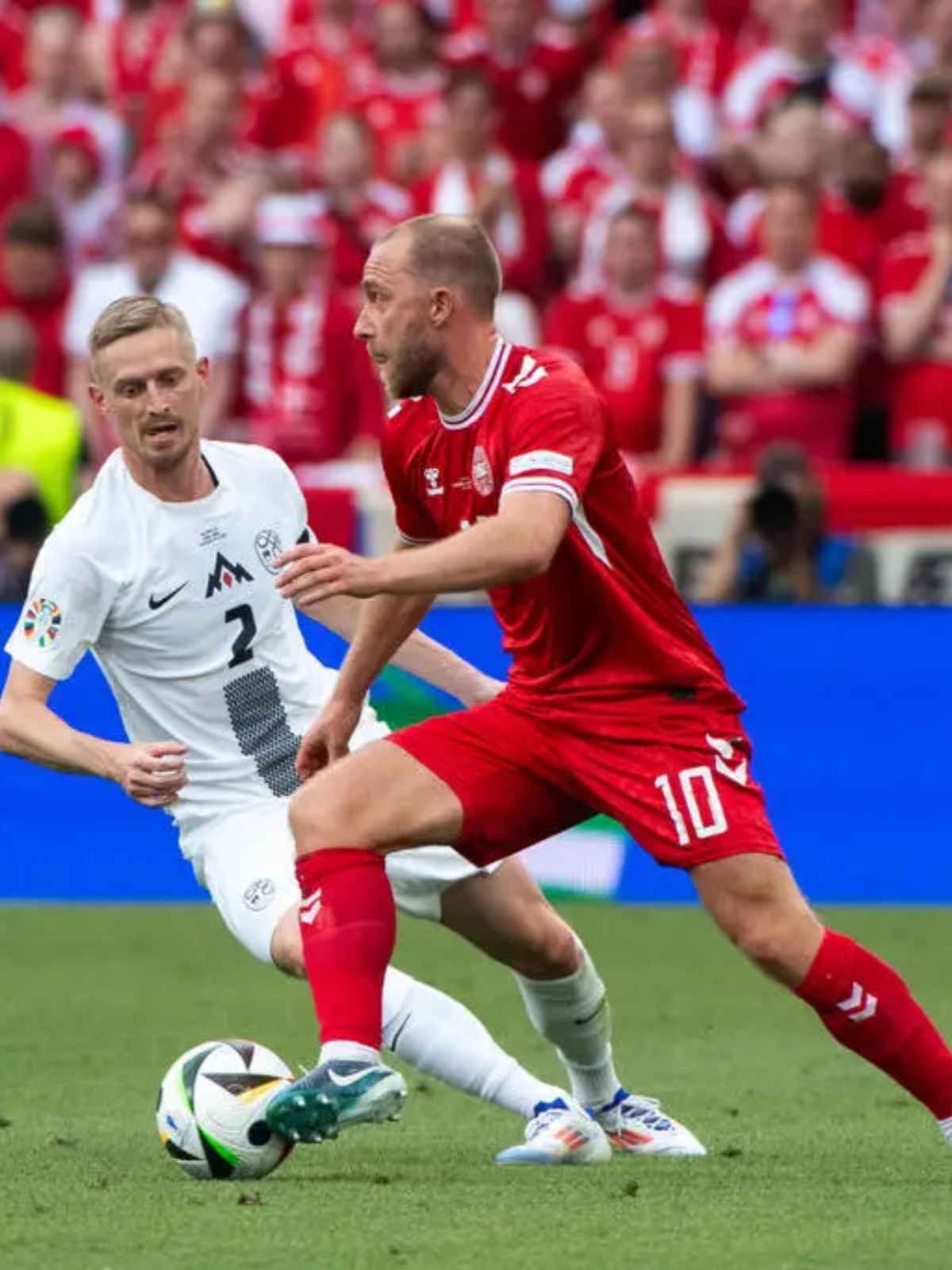 PG平台-波兰客场战平匈牙利！奥地利大胜英格兰！的简单介绍