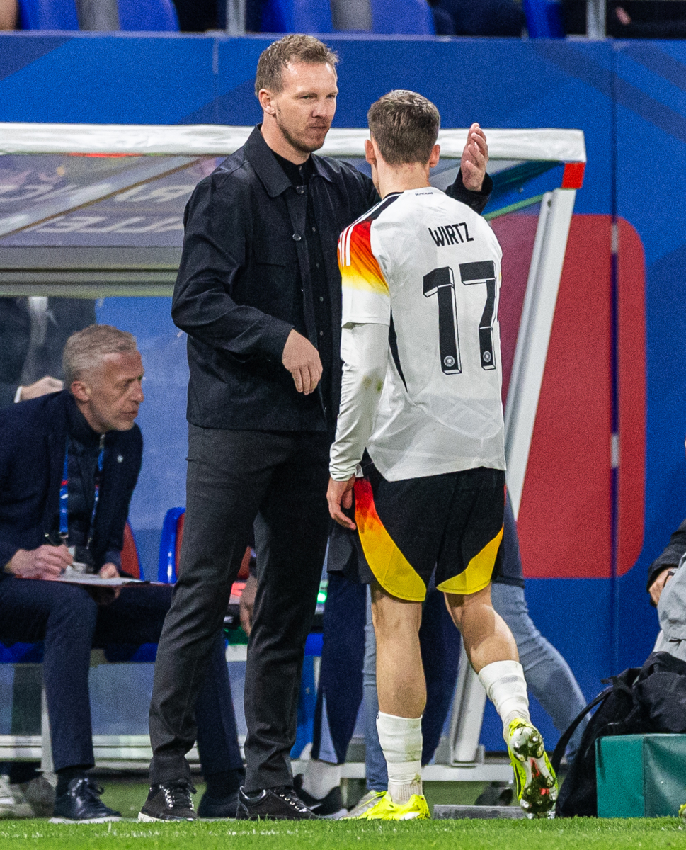 拜仁慕尼黑大胜晋级，莱万多夫斯基上演帽子戏法的简单介绍