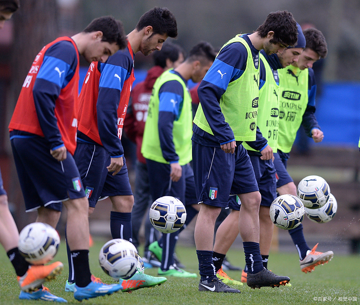 包含燃烧战火，欧洲足球强队备战再起热闹的词条