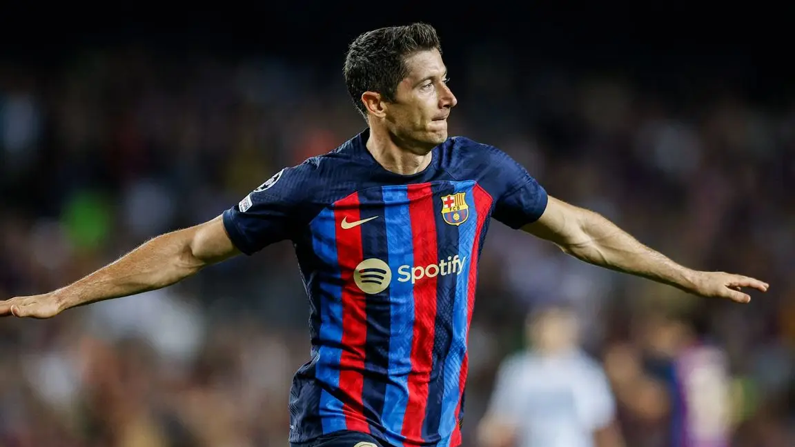 关于巴西逆转AC米兰，莱万带队取胜的信息