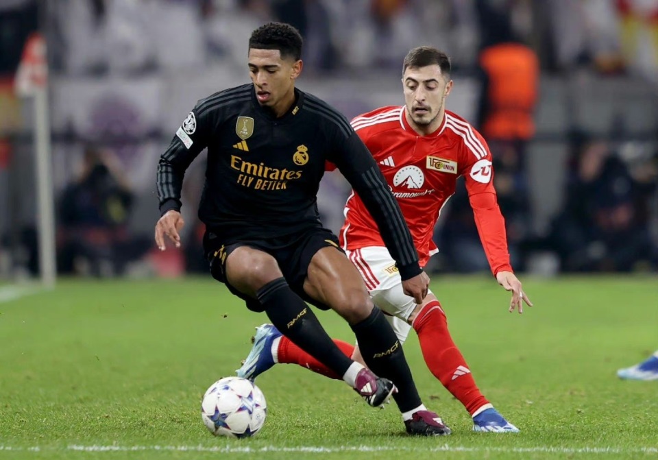 PG SOFT游戏-瑞典横扫曼联，莫德里奇统治全场