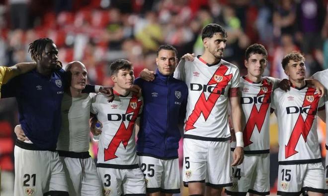 包含莱比锡客场大胜,稳坐积分榜榜首位置的词条 包含莱比锡客场大胜,稳坐积分榜榜首位置的词条