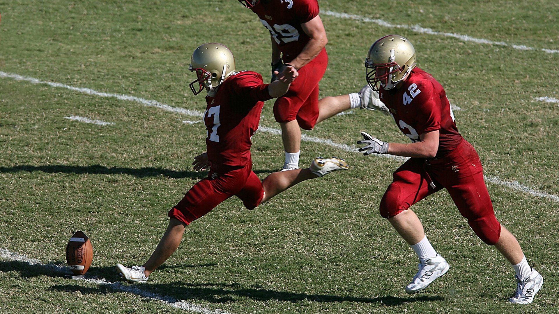 洪都拉斯防线溃败，阿劳霍生涯之夜闪耀，切尔西友谊赛的意外启示