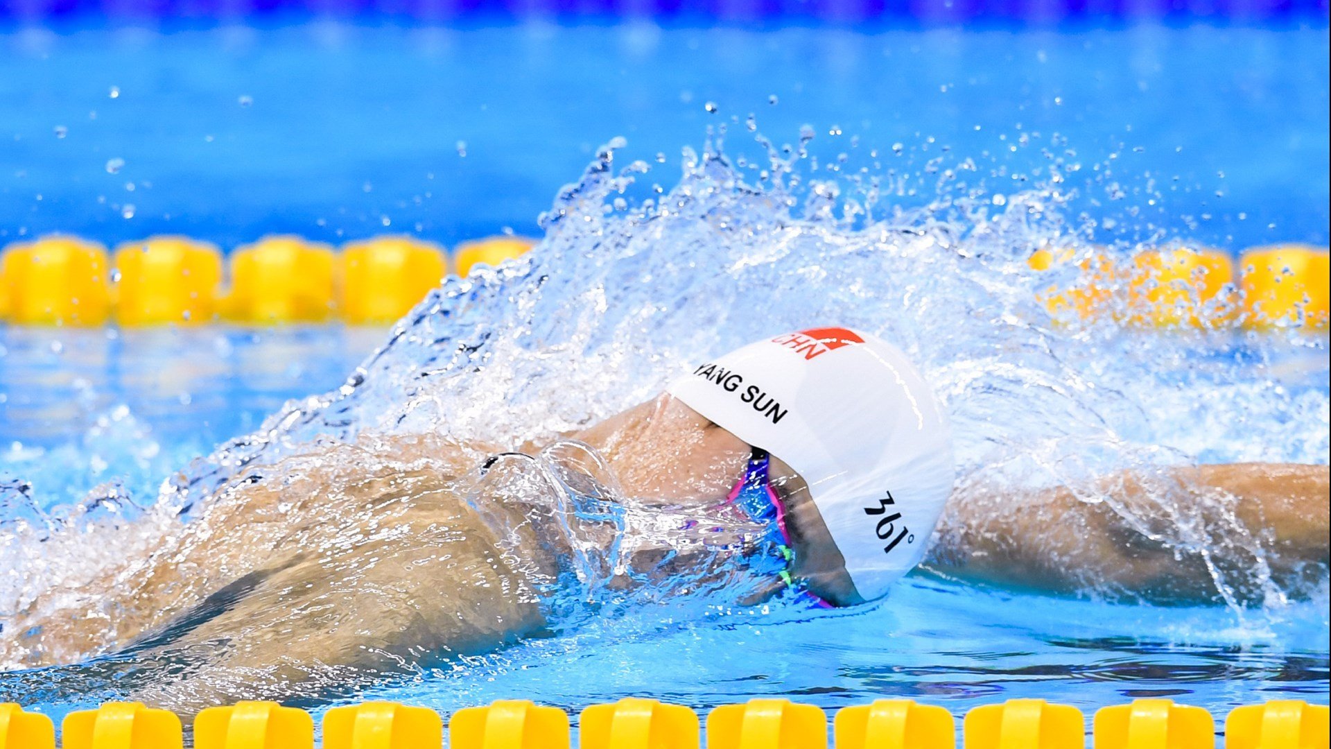 黄鸭组合破纪录封神，泰国队3-0碾压印尼队展现羽坛新格局